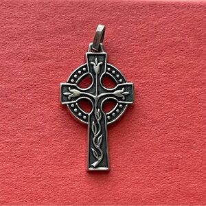 Retired James Avery Celtic Lily Cross Pendant